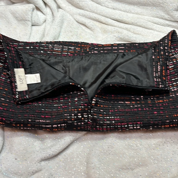 EUC Ann Taylor Loft Size 6 Textured Lined Skirt - Picture 5 of 6